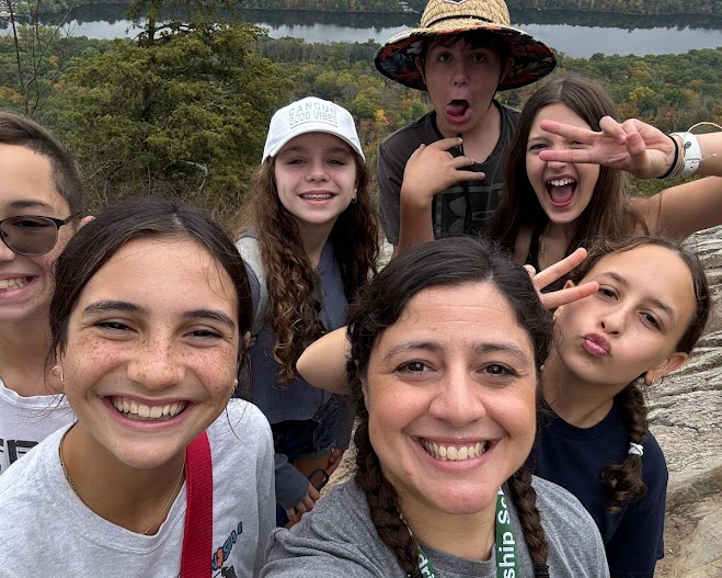 nicole with kids on field trip